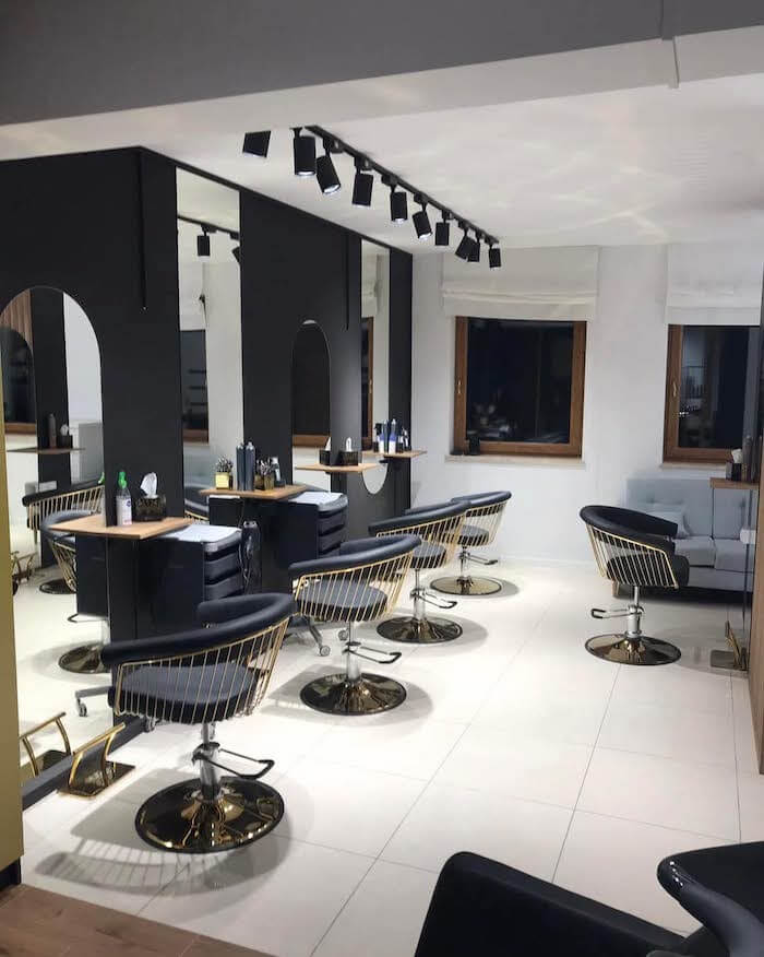 Salon fryzjerski urządzony w stylu industrialnym 